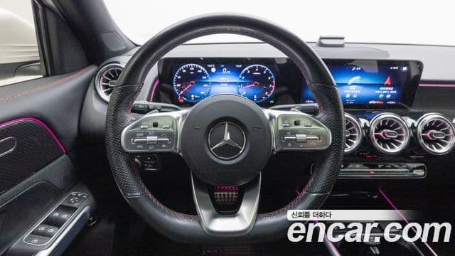 Mercedes-Benz GLB-Class 2023 — Фото 19/20