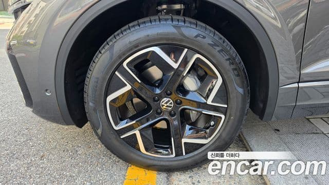 Volkswagen Touareg 2026 — Şəkil 14/16