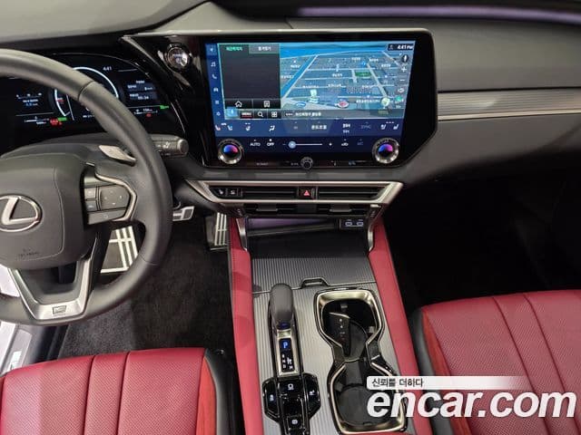 Lexus RX500h 2025 — ფოტო 8/16