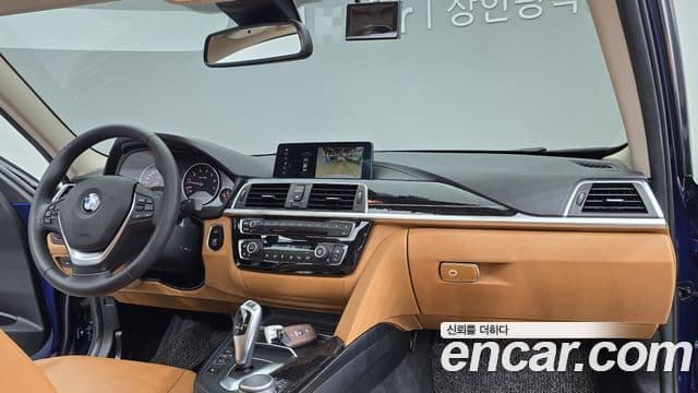BMW 3 Series 2018 — ფოტო 10/20
