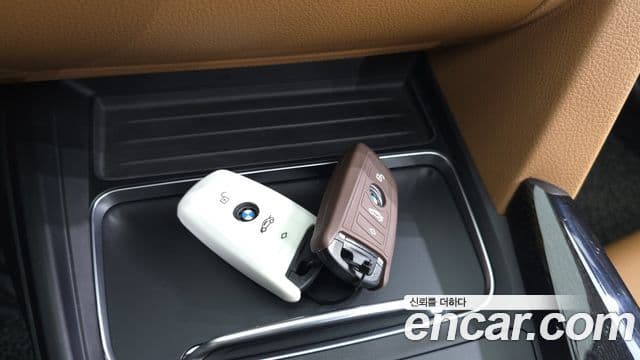 BMW 3 Series 2018 — ფოტო 18/20
