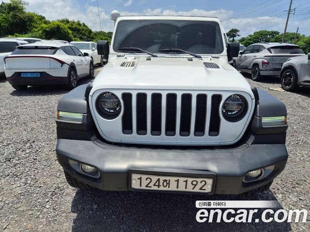 Jeep Wrangler 2021 — Photo 8/17