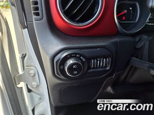 Jeep Wrangler 2021 — Photo 13/17