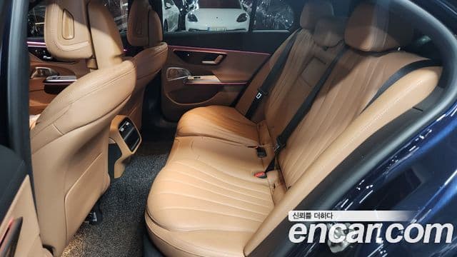 Mercedes-Benz E-Class 2025 — ფოტო 13/20