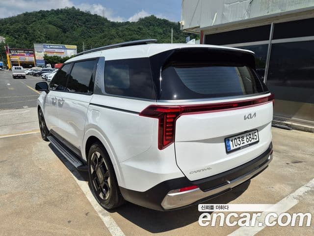 Kia Carnival 2024 — ფოტო 4/20