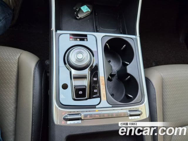 Kia Carnival 2024 — ფოტო 8/20