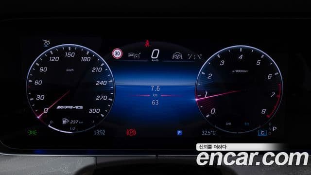Mercedes-Benz AMG GT 2025 — Photo 14/20