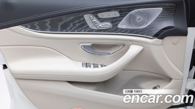 Mercedes-Benz AMG GT 2025 — Photo 13/20