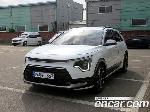Kia Niro 2022 — Фото 10/19