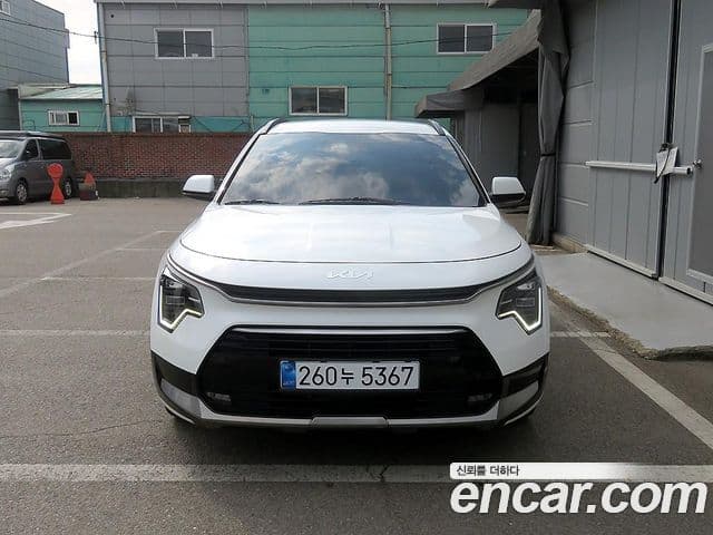Kia Niro 2022 — Фото 1/19