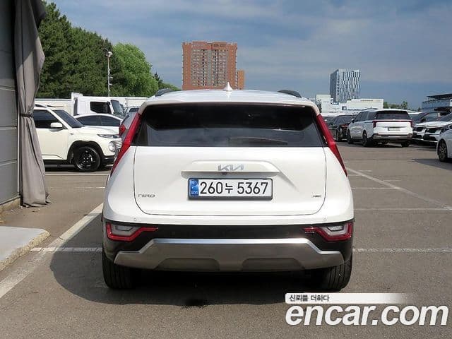 Kia Niro 2022 — Фото 2/19