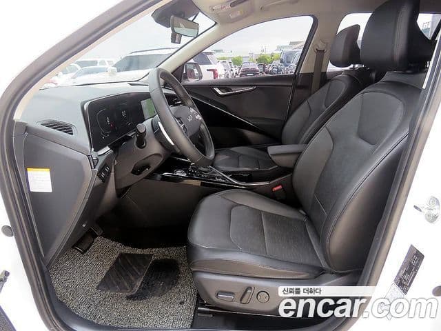 Kia Niro 2022 — Фото 6/19