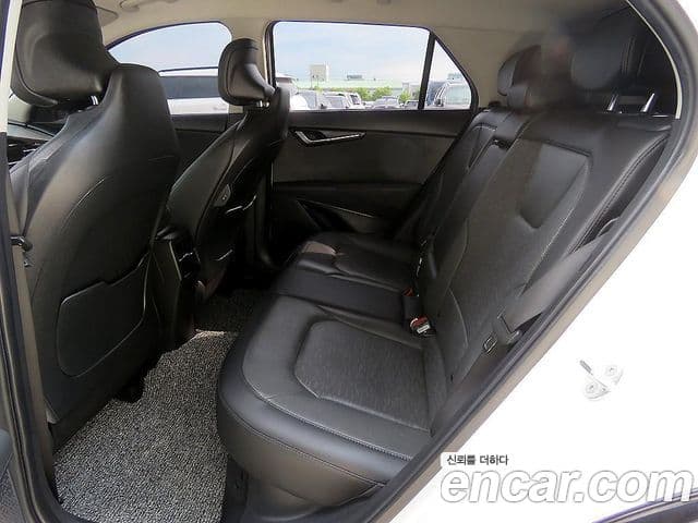 Kia Niro 2022 — Фото 7/19