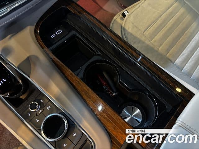 Cadillac Escalade 2021 — Photo 8/20