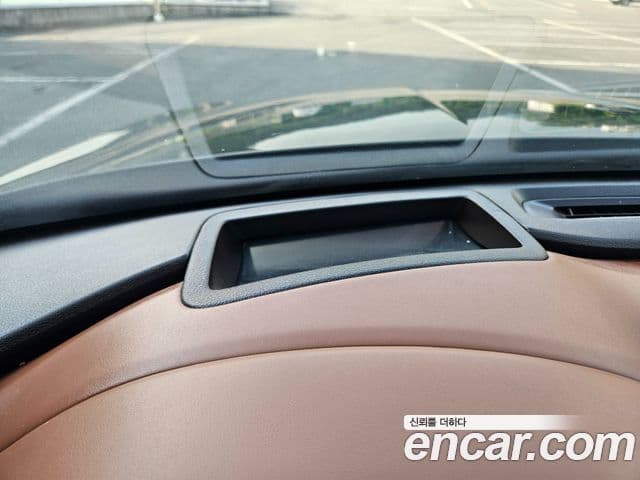 Genesis Electrified G80 2023 — Şəkil 13/19