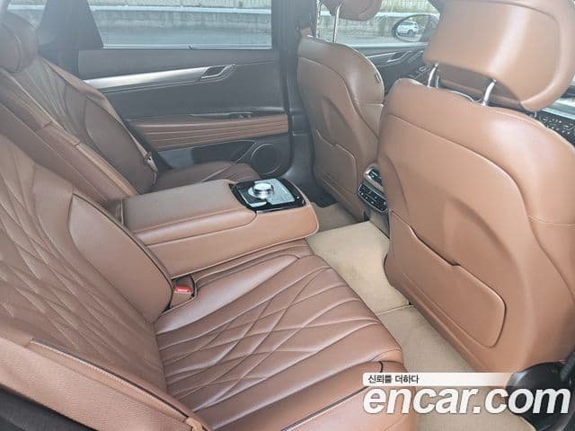 Genesis Electrified G80 2023 — Şəkil 18/19
