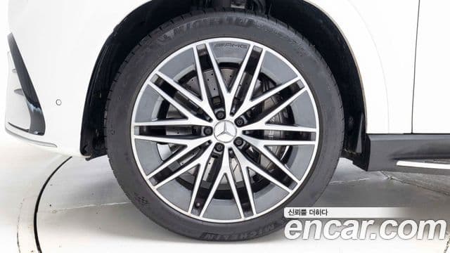 Mercedes-Benz GLE-Class 2025 — Photo 14/20