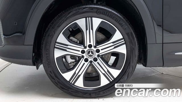 Mercedes-Benz EQB 2025 — ფოტო 12/20