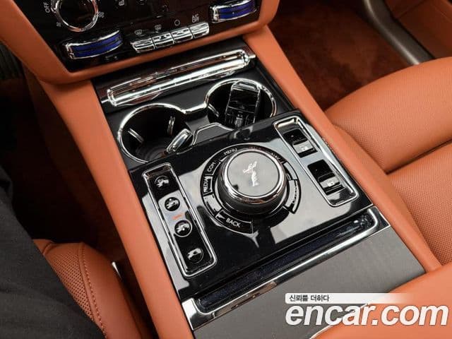Rolls-Royce Ghost 2021 — ფოტო 15/19