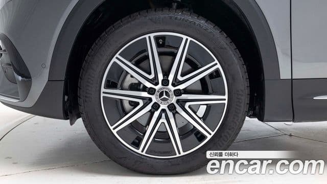Mercedes-Benz EQB 2025 — ფოტო 3/20