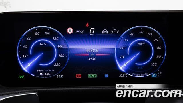 Mercedes-Benz EQB 2025 — ფოტო 18/20