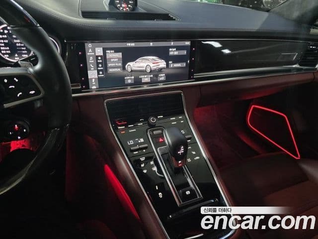 Porsche Panamera 2020 — Photo 12/19