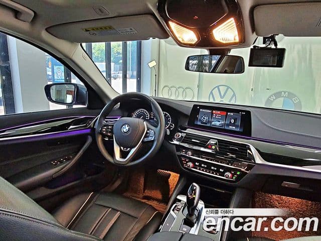 BMW 5 Series 2018 — Şəkil 7/20