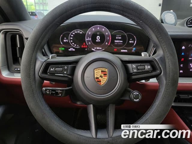 Porsche Cayenne 2025 — Şəkil 10/20