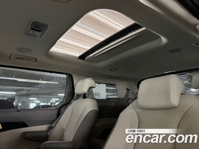 Kia Carnival 2025 — Фото 17/20