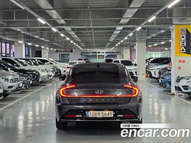 Hyundai Sonata 2022 — ფოტო 4/20