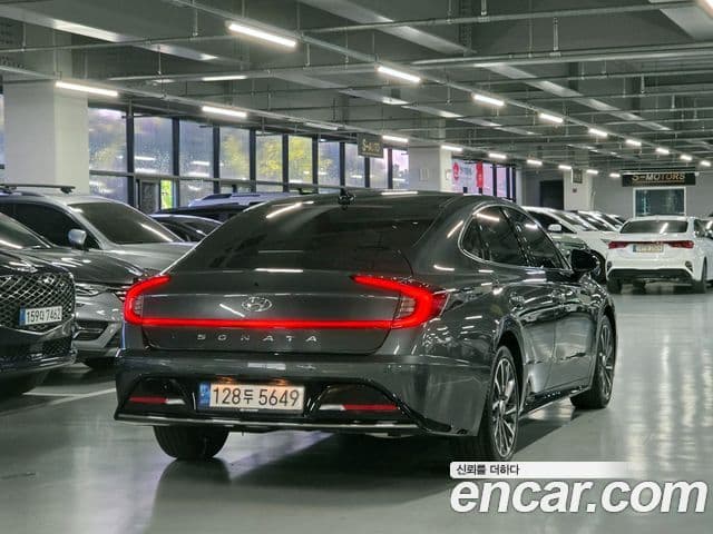 Hyundai Sonata 2022 — ფოტო 5/20