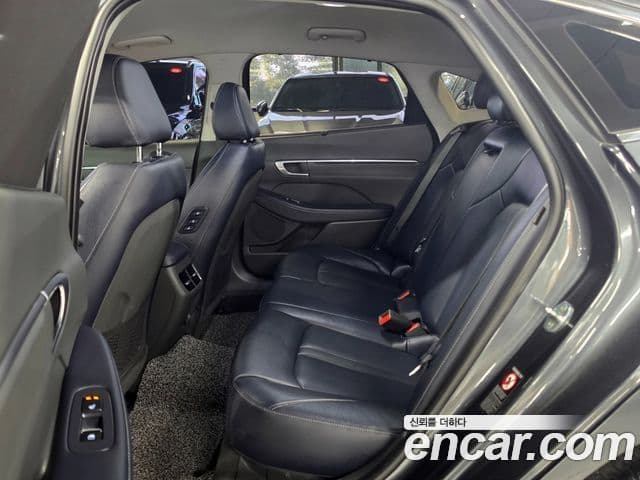 Hyundai Sonata 2022 — ფოტო 11/20