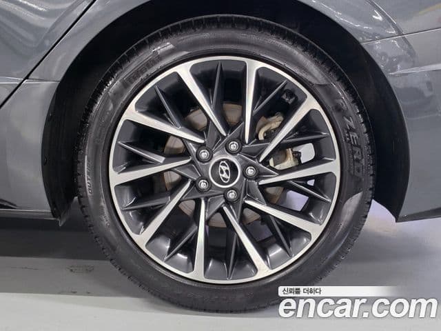 Hyundai Sonata 2022 — ფოტო 18/20