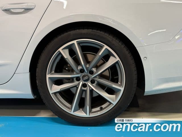 Audi A7 2020 — Şəkil 14/16