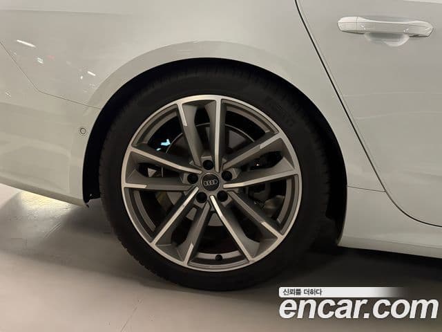 Audi A7 2020 — Şəkil 15/16
