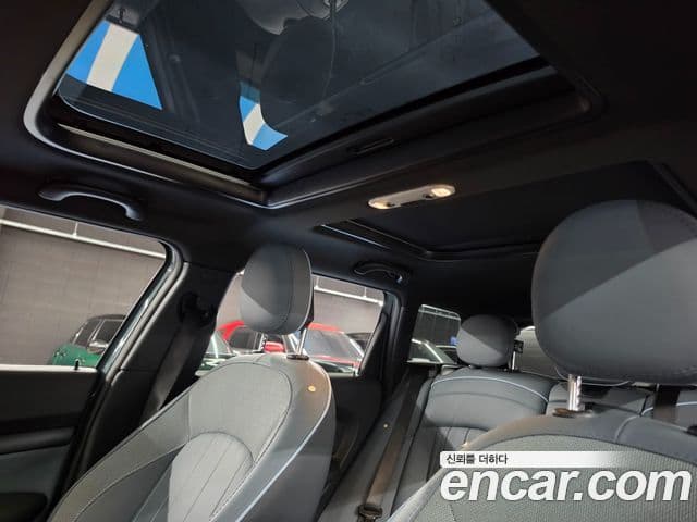Mini Cooper S Clubman 2024 — ფოტო 16/19