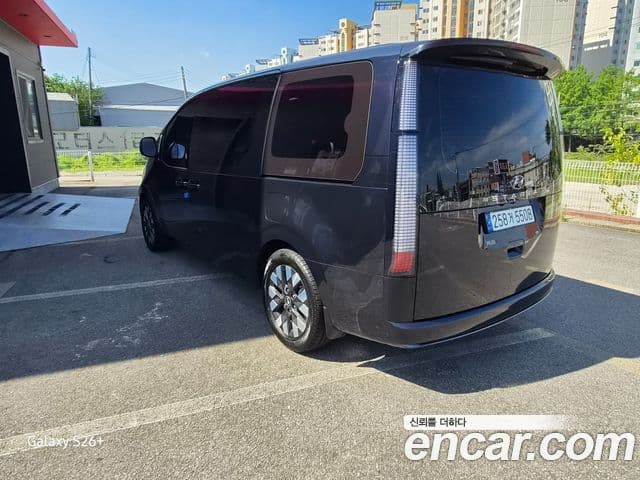 Hyundai Staria 2023 — ფოტო 5/20