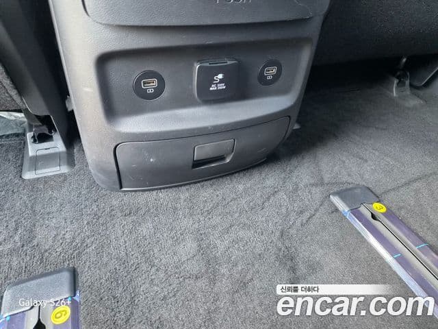 Hyundai Staria 2023 — ფოტო 14/20