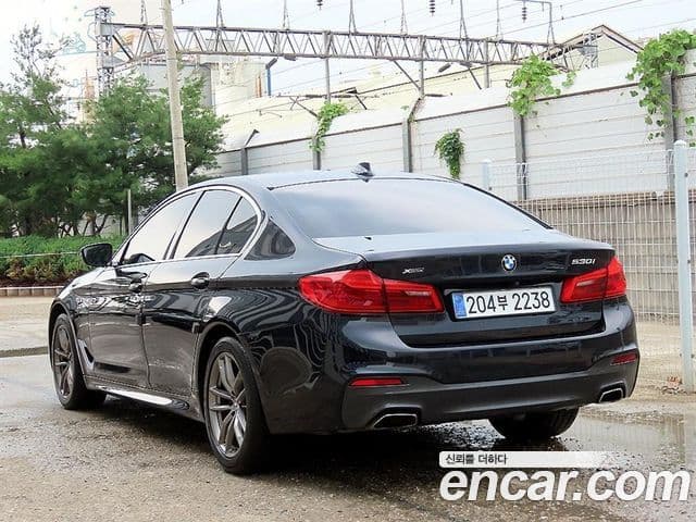 BMW 5 Series 2018 — Фото 2/20