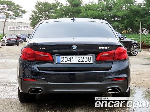 BMW 5 Series 2018 — Фото 4/20