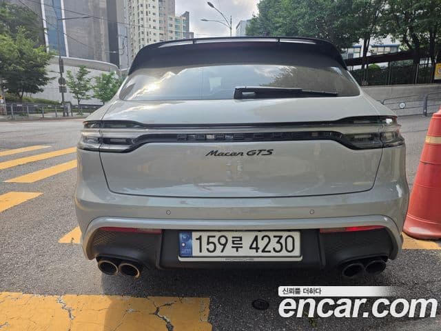 Porsche Macan 2023 — Şəkil 15/18