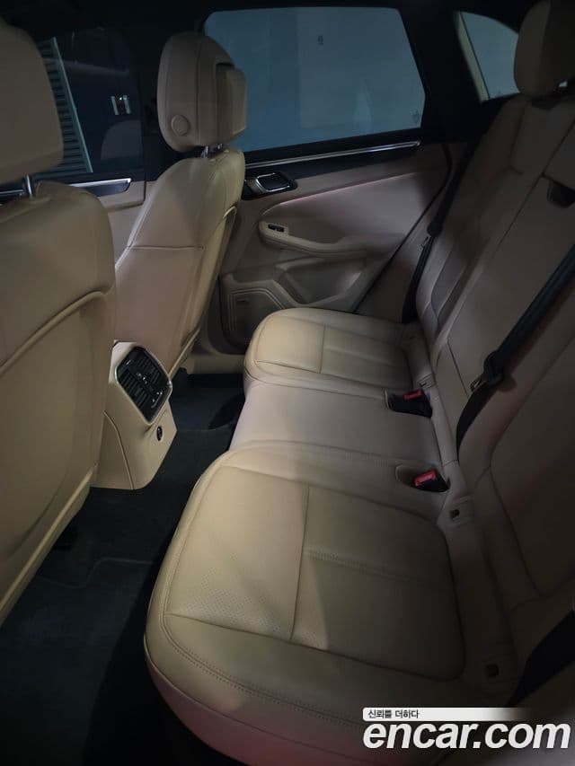 Porsche Macan 2023 — Şəkil 6/18