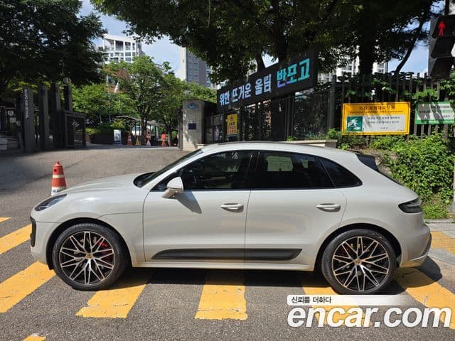 Porsche Macan 2023 — Şəkil 4/18