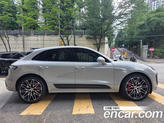 Porsche Macan 2023 — Şəkil 7/18