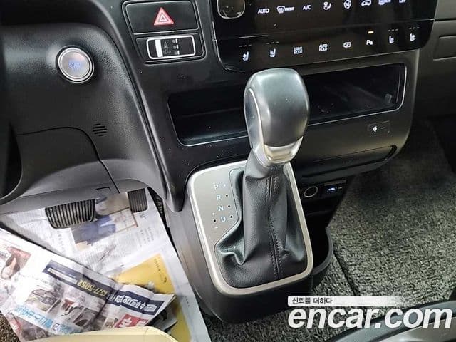 Hyundai Staria 2021 — ფოტო 8/20