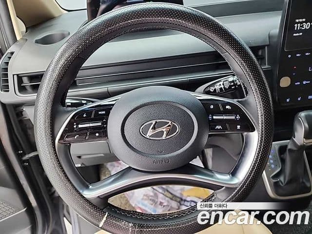 Hyundai Staria 2021 — ფოტო 9/20