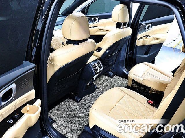 Kia Sorento 2022 — ფოტო 14/20
