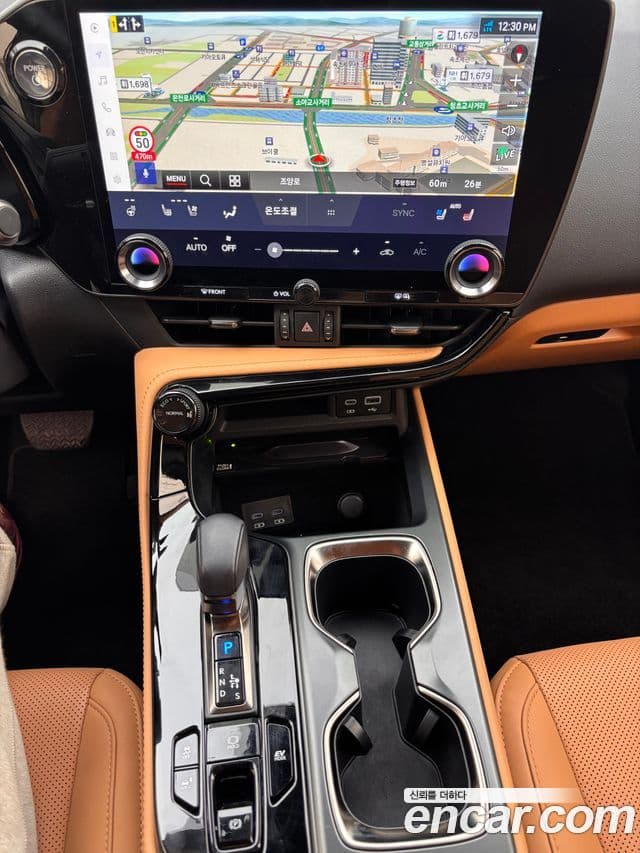 Lexus NX350h 2024 — ფოტო 8/19