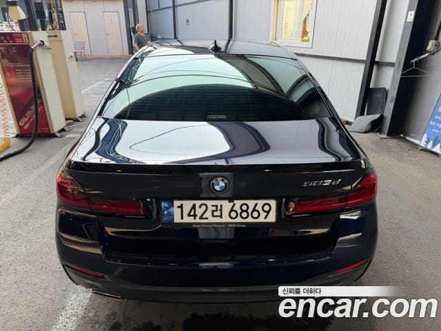 BMW 5 Series 2023 — ფოტო 5/16
