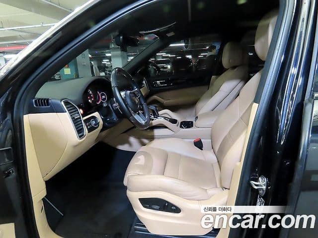 Porsche Cayenne 2022 — Şəkil 17/20